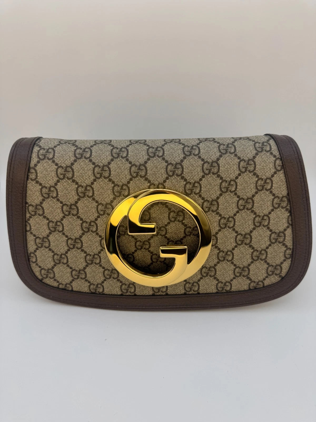 Gucci Blondie GG Supreme Clutch Bag Beige Ebony Canvas Gold Logo